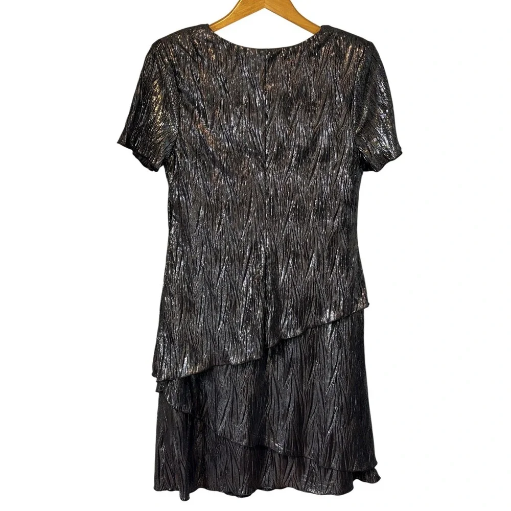 Connected Apparel Metallic Tiered Ruffle V Neck Short Sleeve Dress Size 6 Gatsby